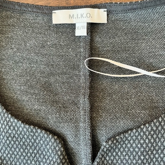 Elegant warm and soft dress. Size Xl. - Picture 6 of 6